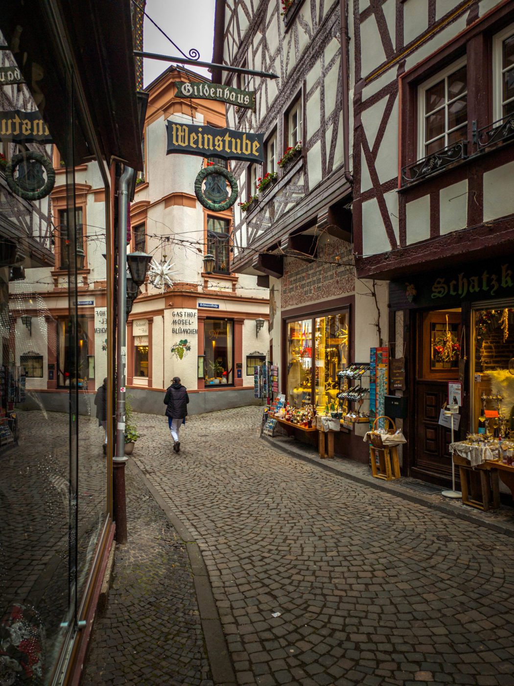 Wandering in the cute little streets of Bernkastel, one of the most enchanting towns in the Moselle Valley