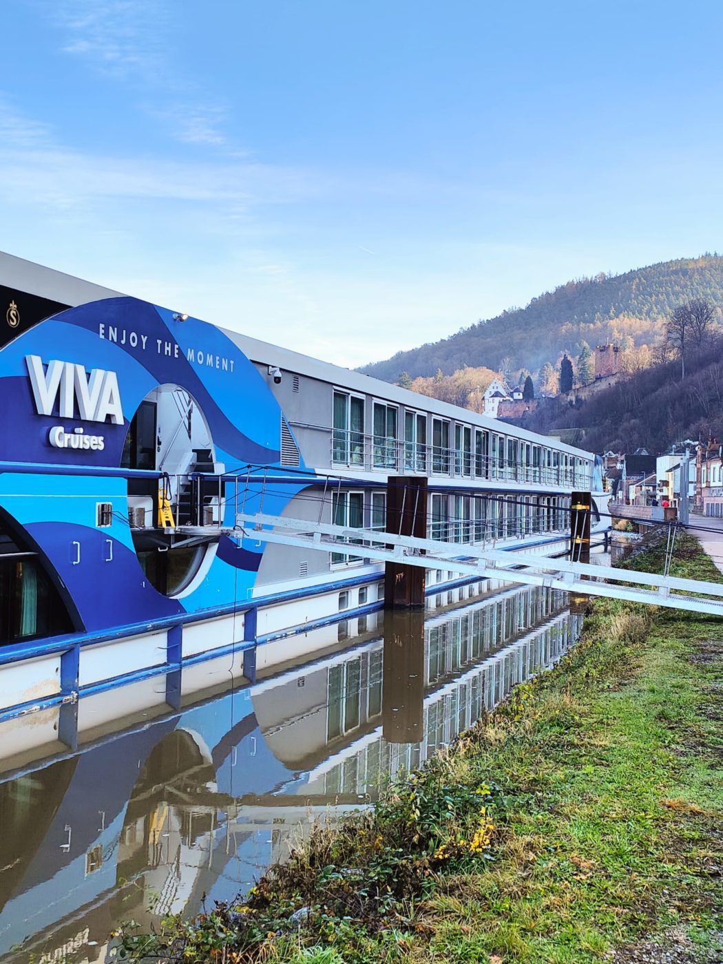 a river cruise on the Main with the VIVA TIARA from VIVA Cruises, with stops in Würzburg, Wertheim, Miltenberg and Frankfurt.